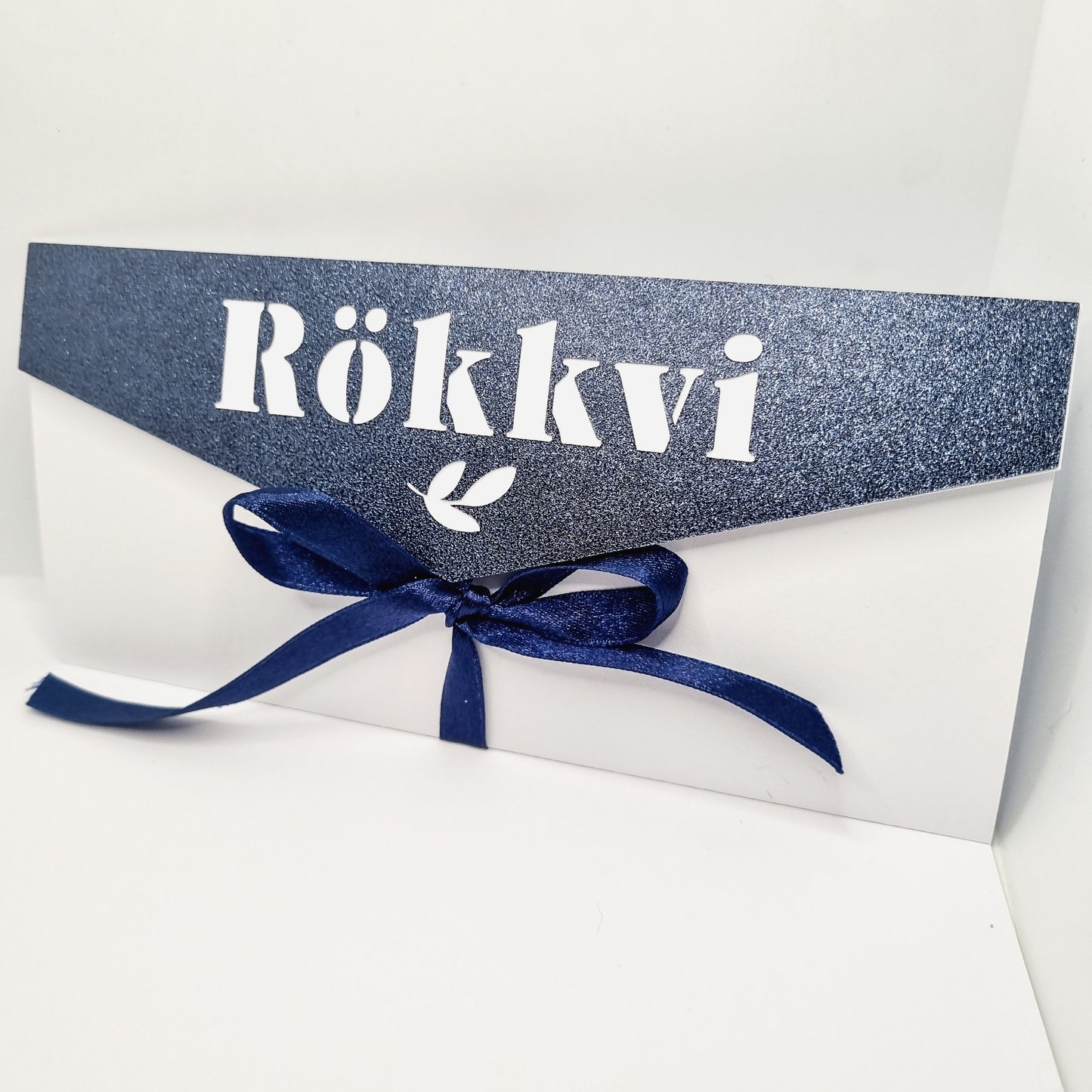 Peningakort útskorin
