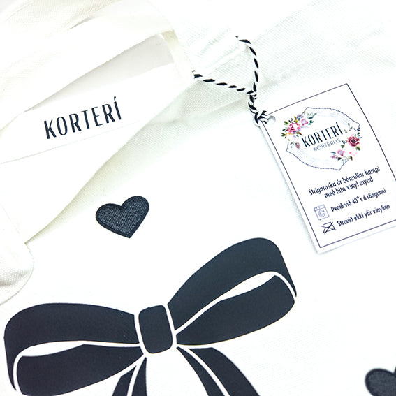 Taska hvít/svört - Slaufa & hjörtu