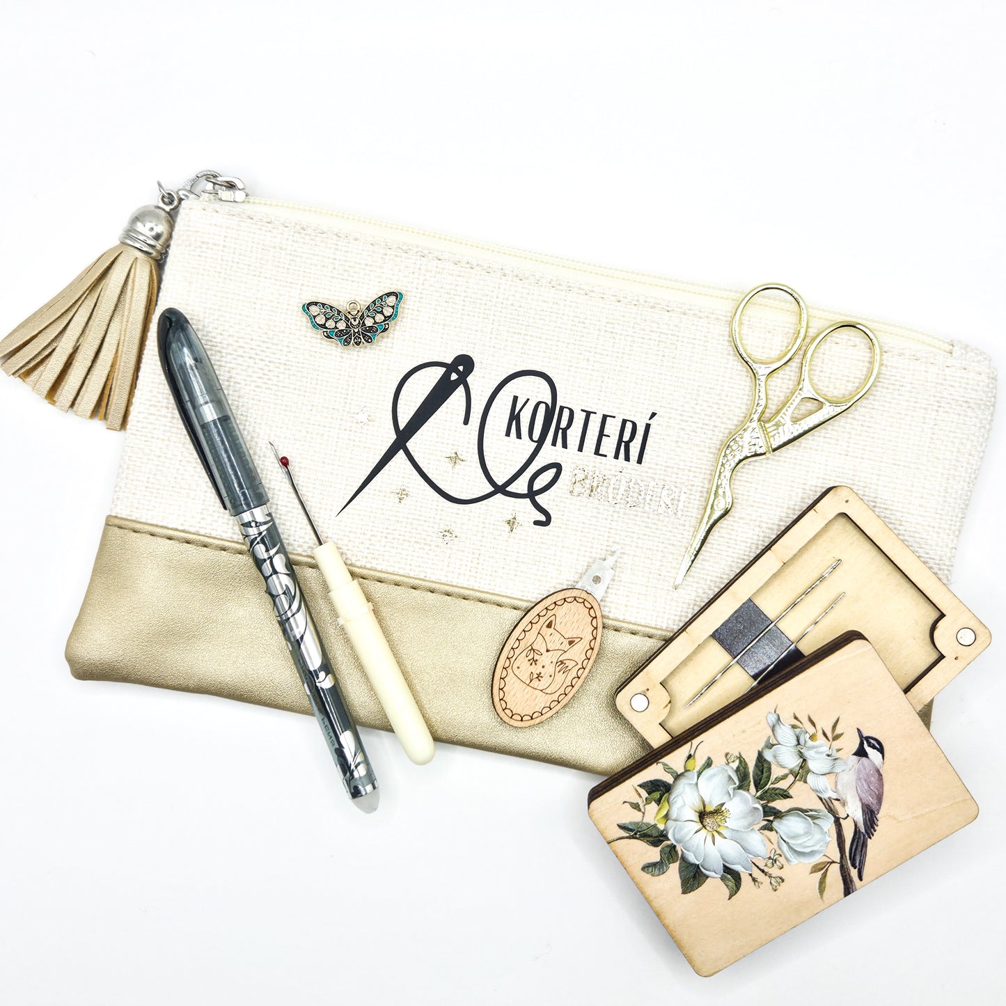 Bróderítaska með útsaumshlutum